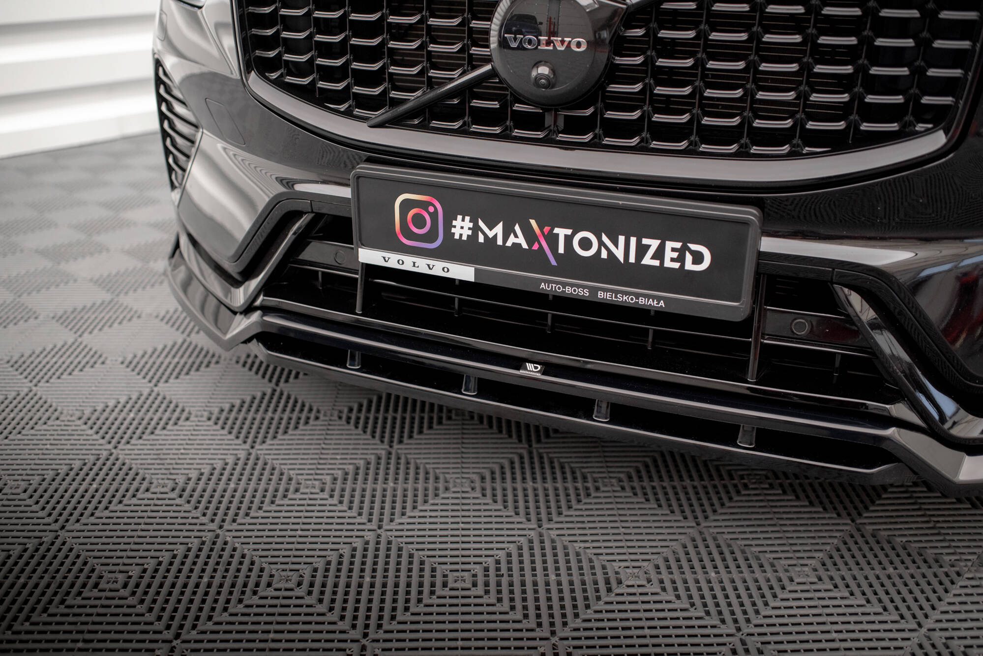 Set of Splitters Volvo XC60 R-Design Mk2 Facelift - Image 3
