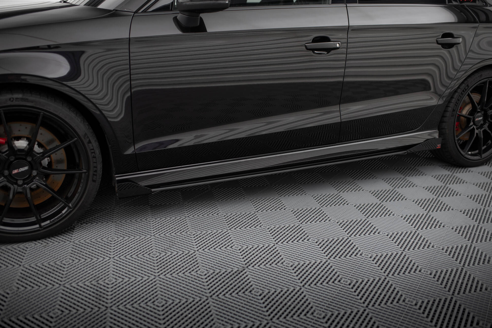 Side Flaps Audi RS3 Sedan 8V Facelift - Image 3