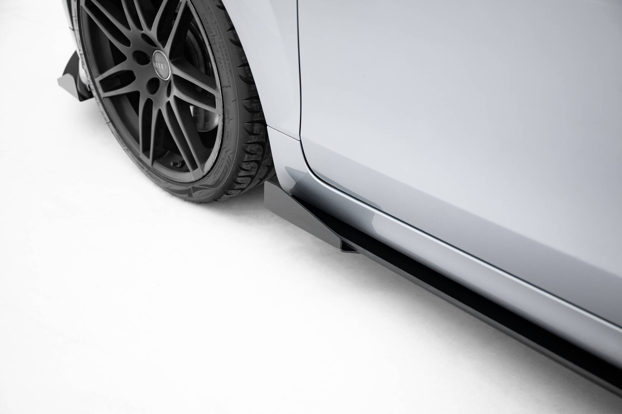 Side Flaps Audi TT S / TT S-Line 8J Facelift - Image 2