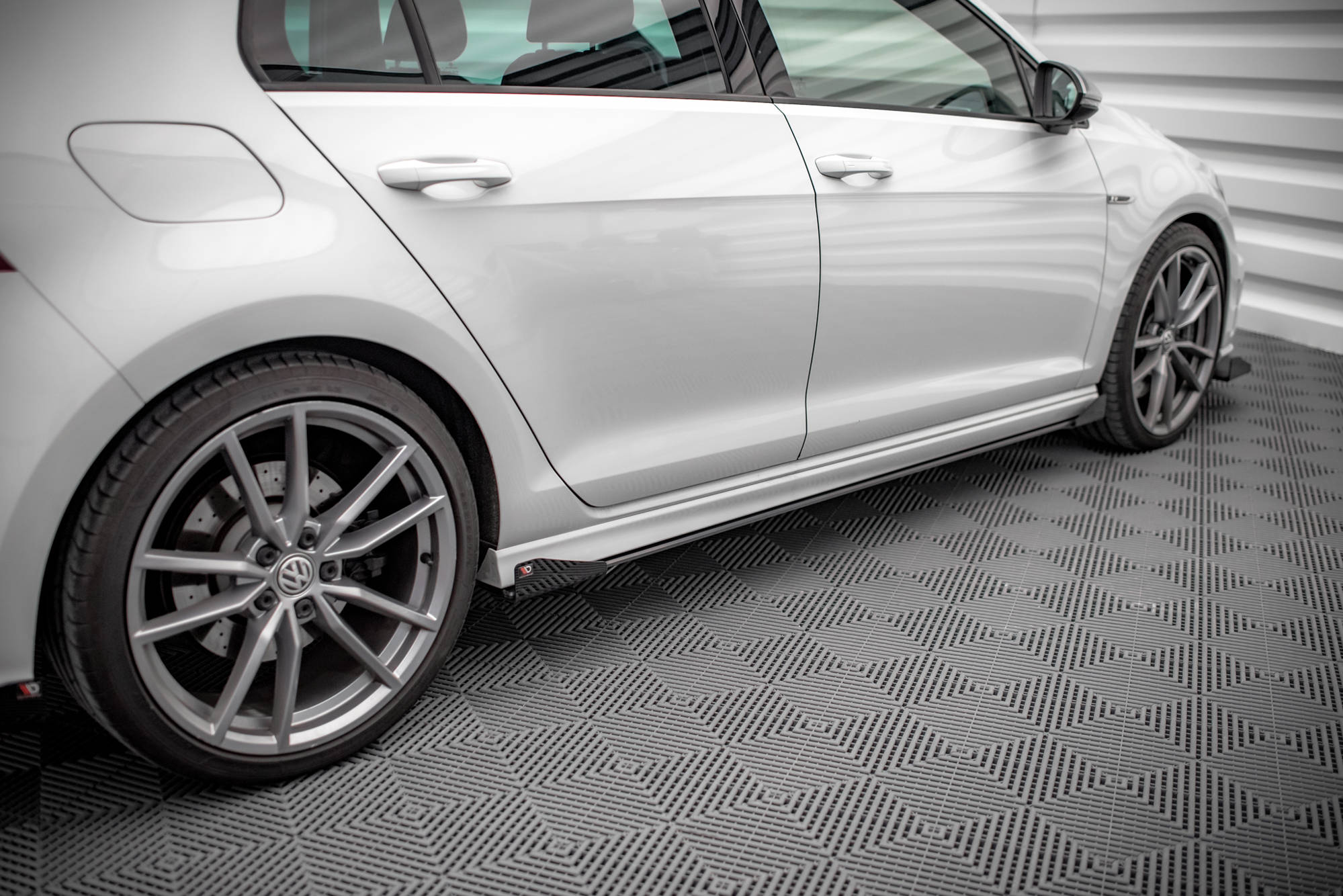 Side Flaps Volkswagen Golf R Mk7 - Image 2
