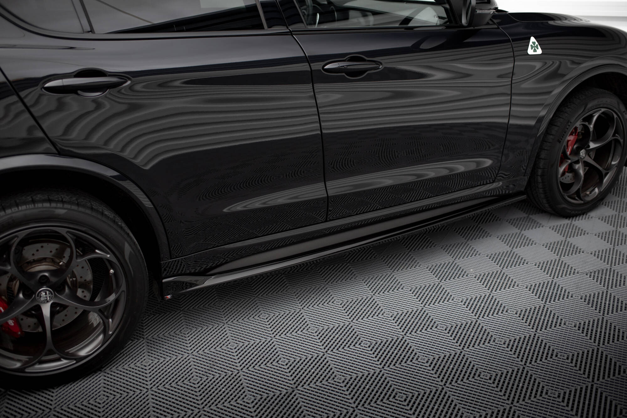 Side Skirts Diffusers Alfa Romeo Stelvio Quadrifoglio Mk1 - Image 3