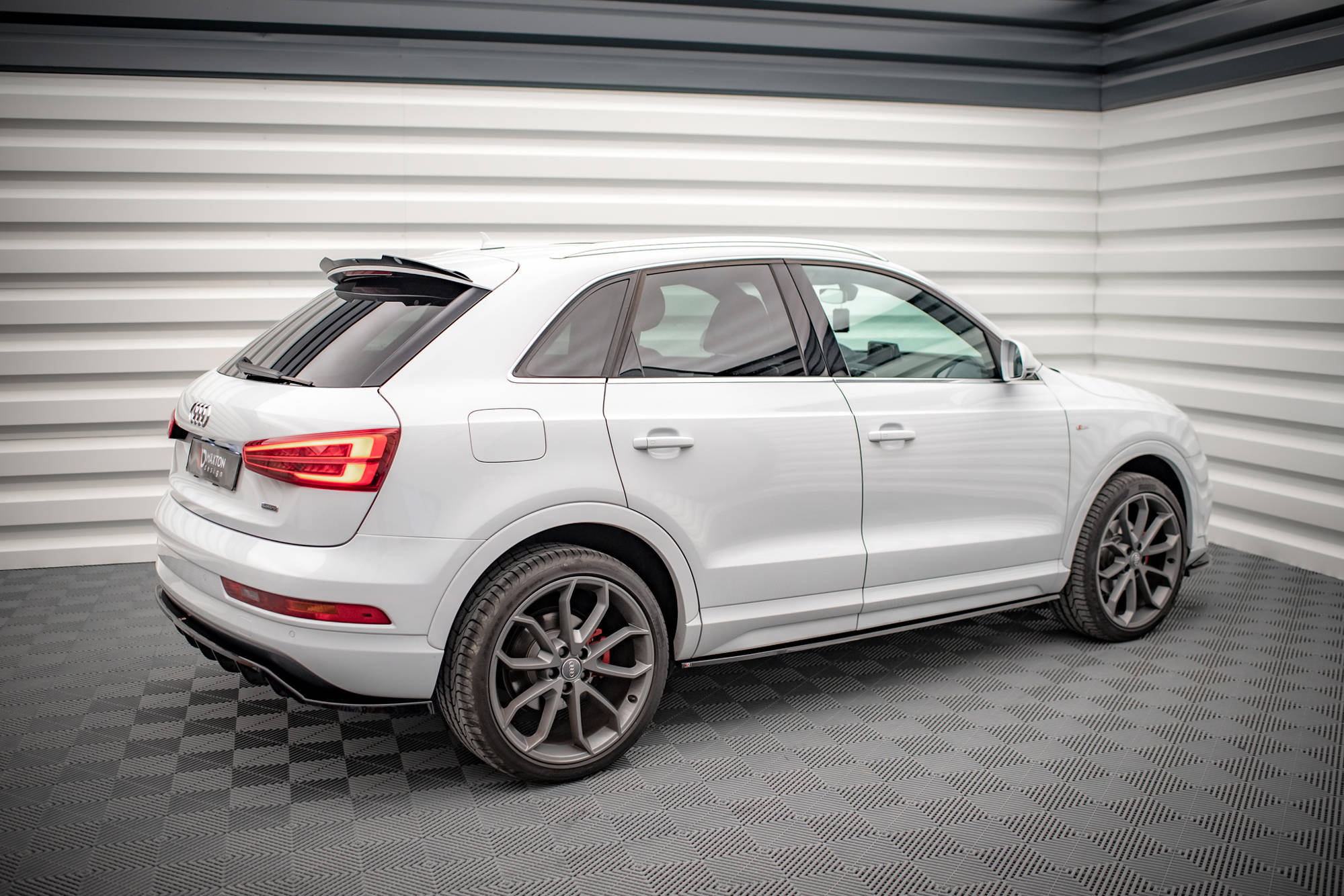 Side Skirts Diffusers Audi Q3 Sport 8U Facelift - Image 3
