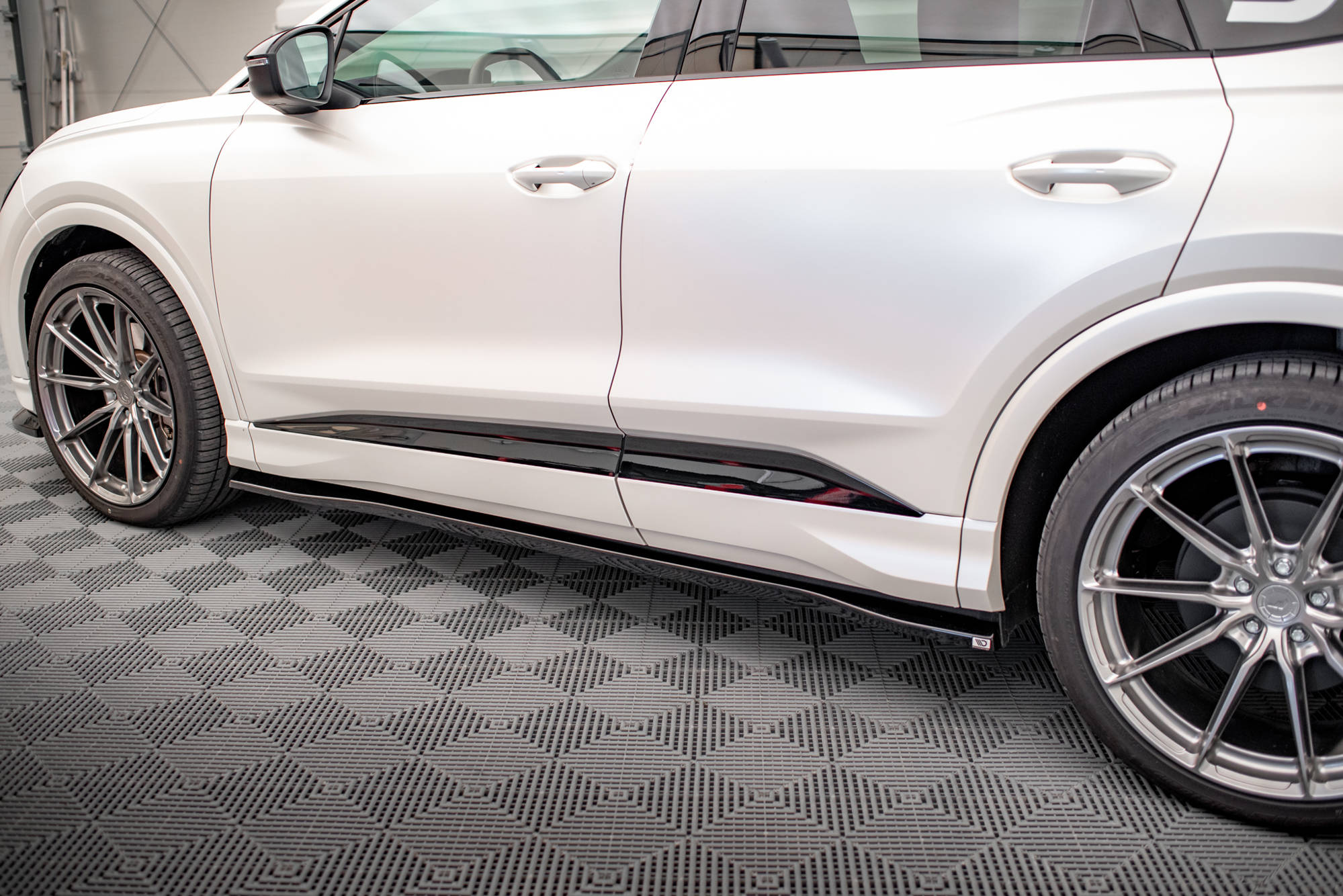 Side Skirts Diffusers Audi Q4 e-tron Sportback S-line Mk1 - Image 3