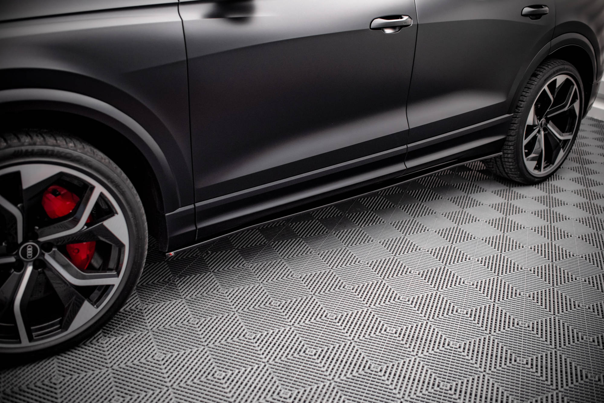 Side Skirts Diffusers Audi RSQ8 Mk1 - Image 3