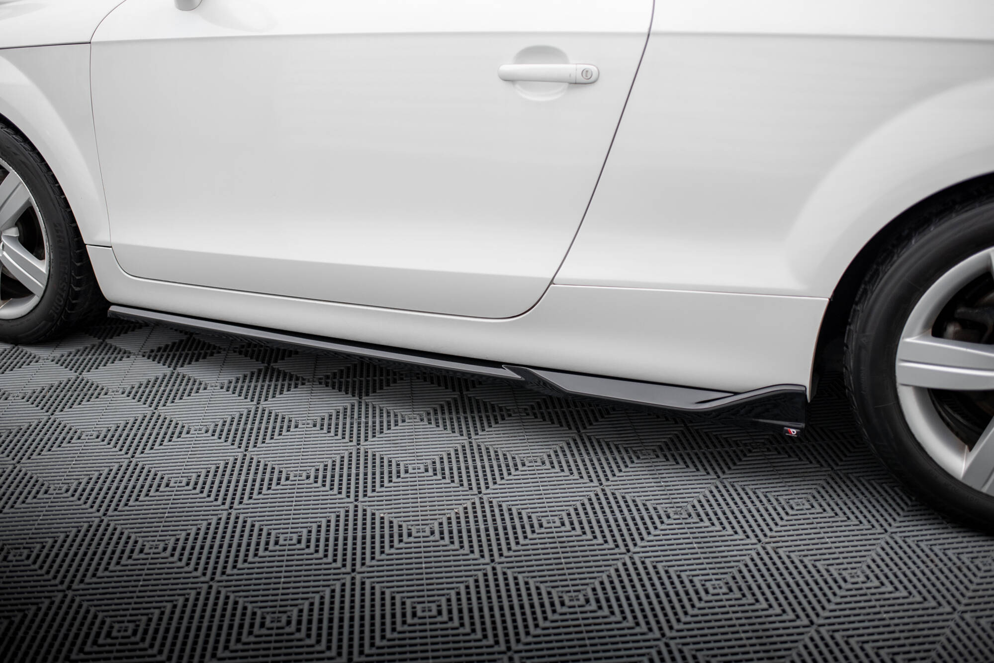 Side Skirts Diffusers Audi TT 8J - Image 3