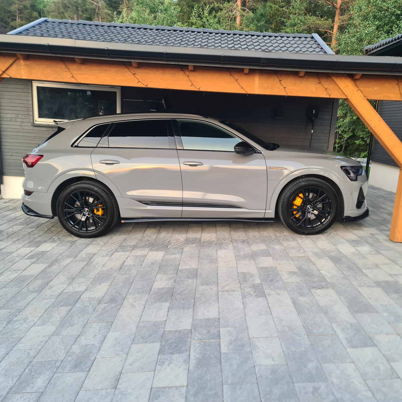 Alternative view of Side Skirts Diffusers Audi e-Tron S-Line