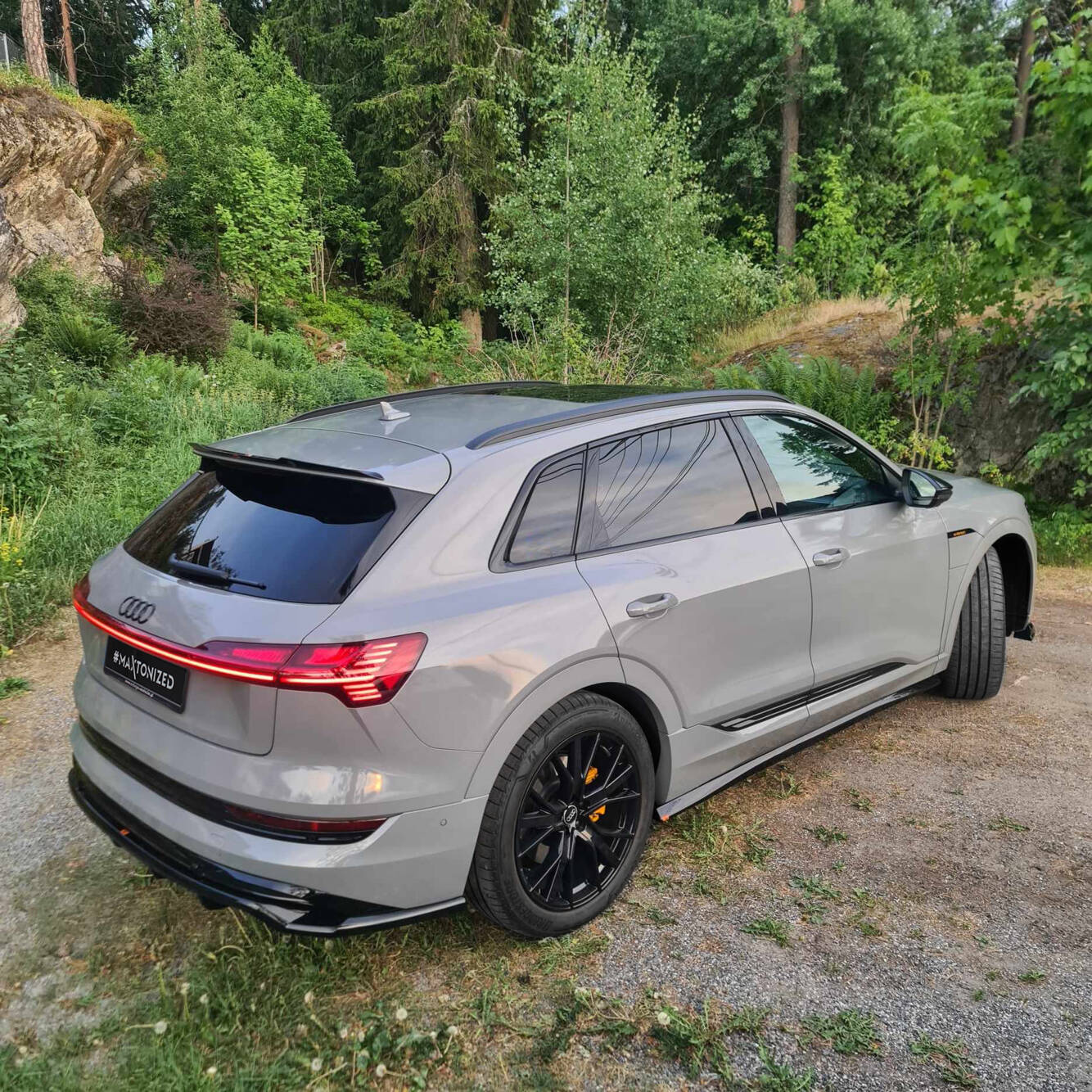 Side Skirts Diffusers Audi e-Tron S-Line - Image 3