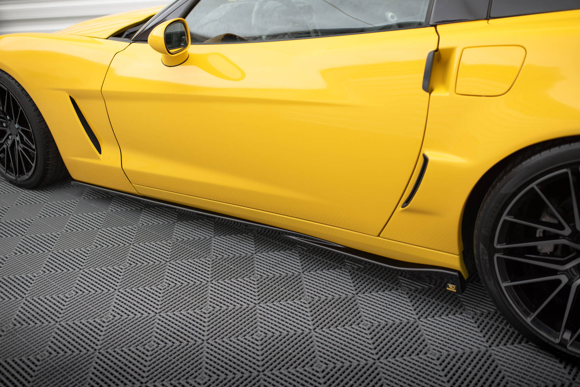 Side Skirts Diffusers Chevrolet Corvette C6 - Image 3