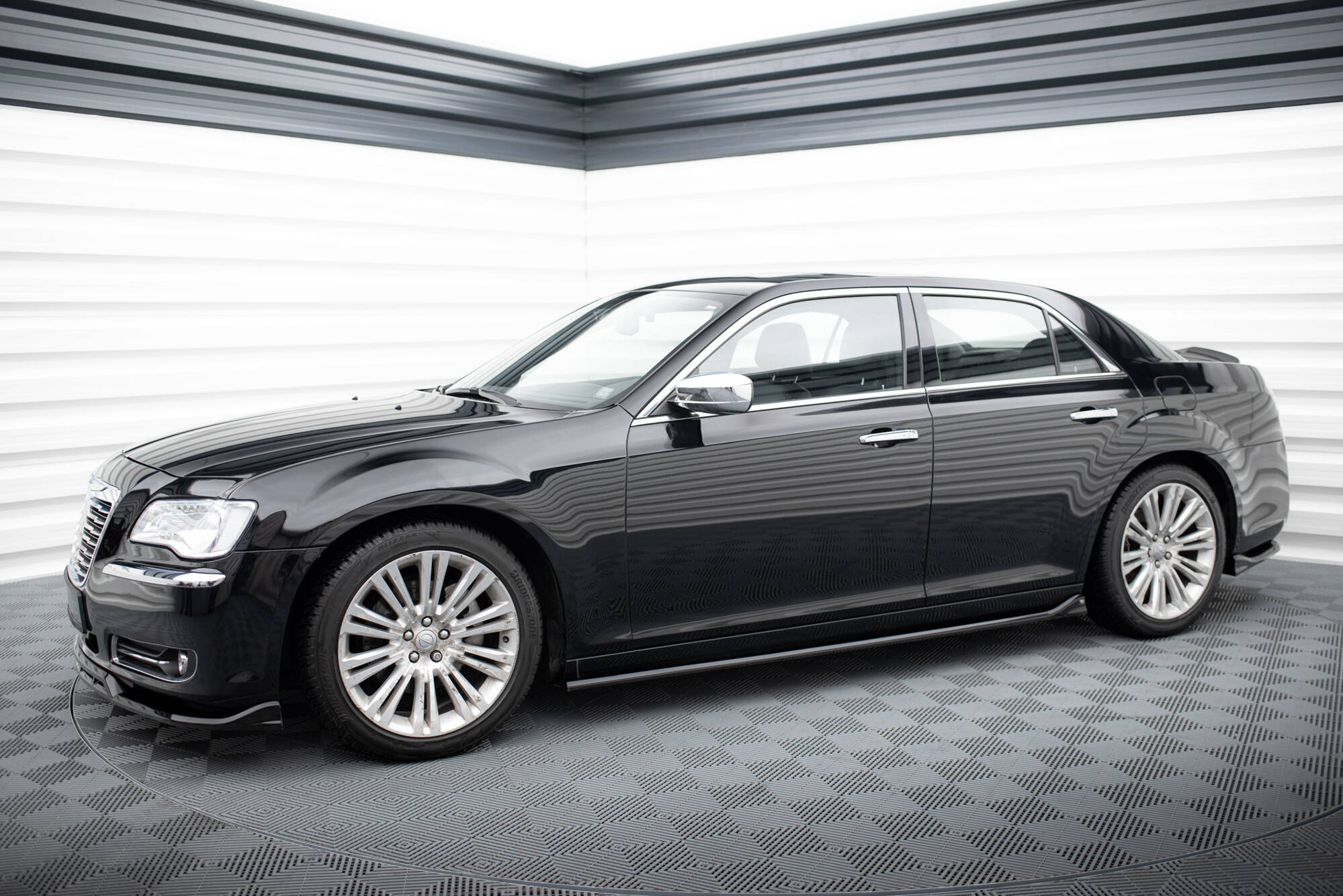 Side Skirts Diffusers Chrysler 300 Mk2 - Image 2