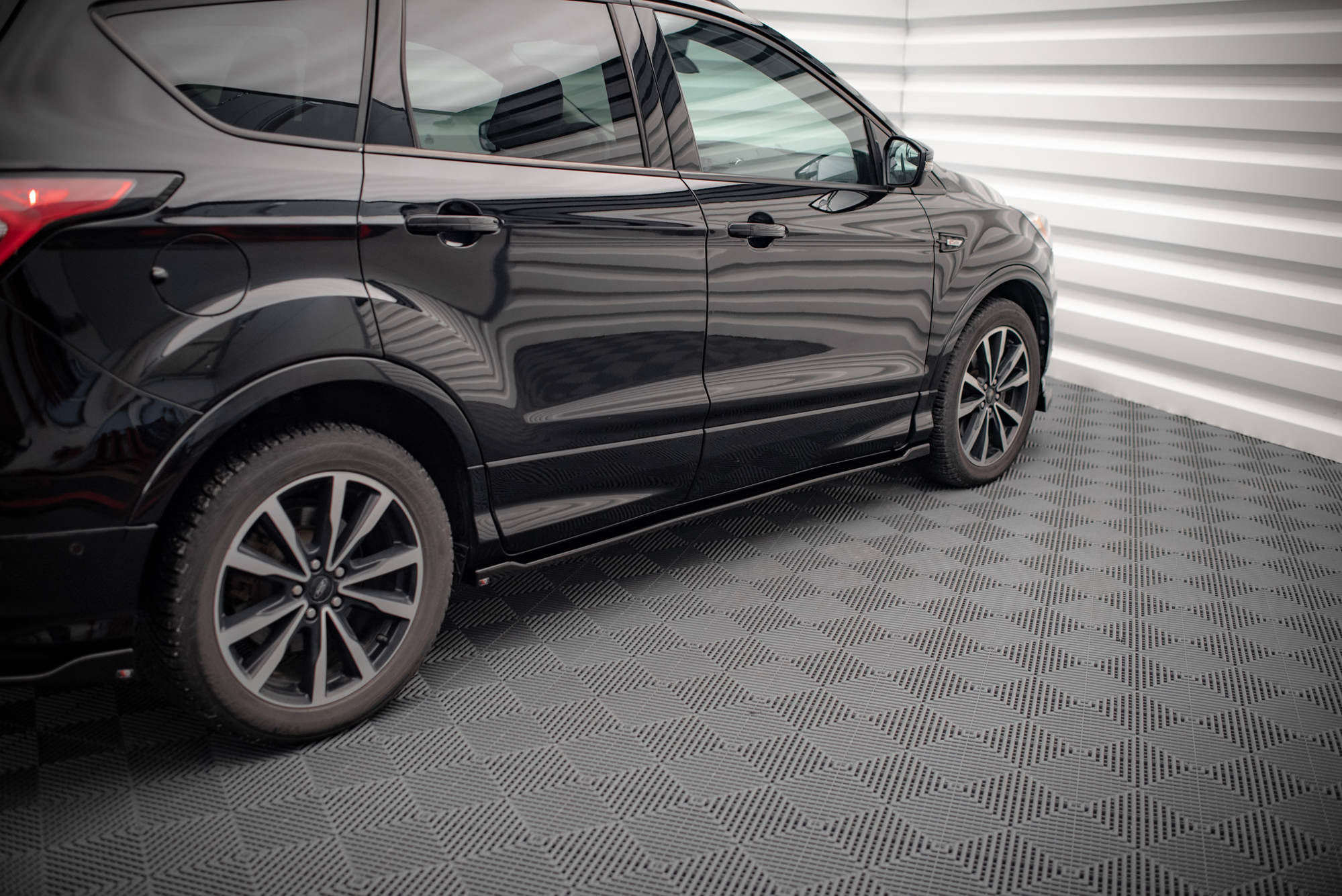 Side Skirts Diffusers Ford Escape ST-Line Mk3 - Image 3