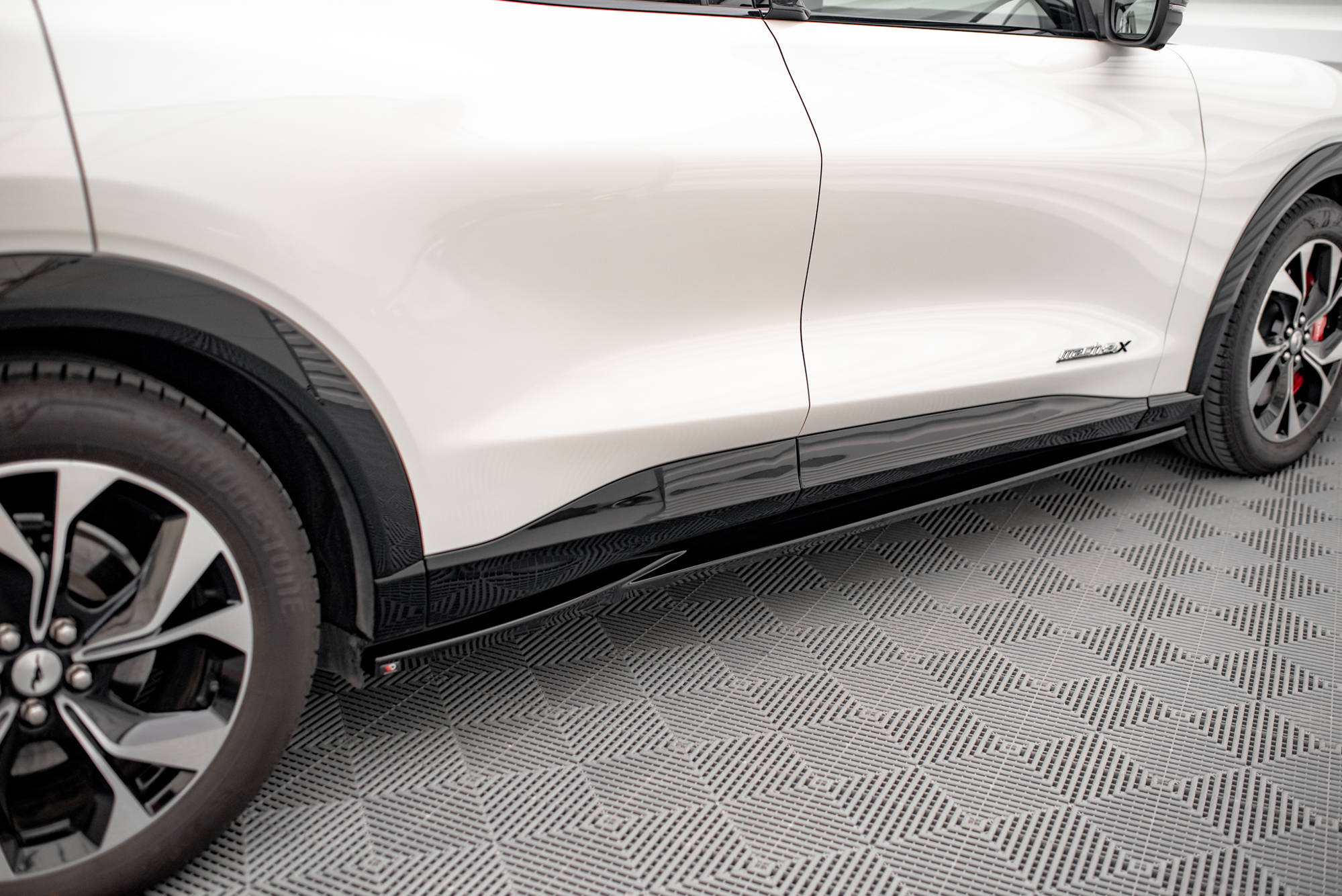 Side Skirts Diffusers Ford Mustang Mach-E Mk1 - Image 2