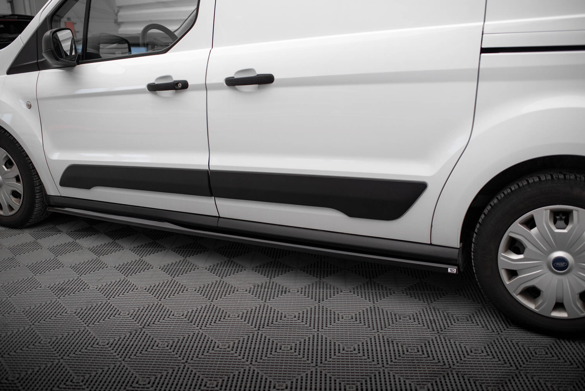 Side Skirts Diffusers Ford Transit Connect L2 Mk2 Facelift - Image 3