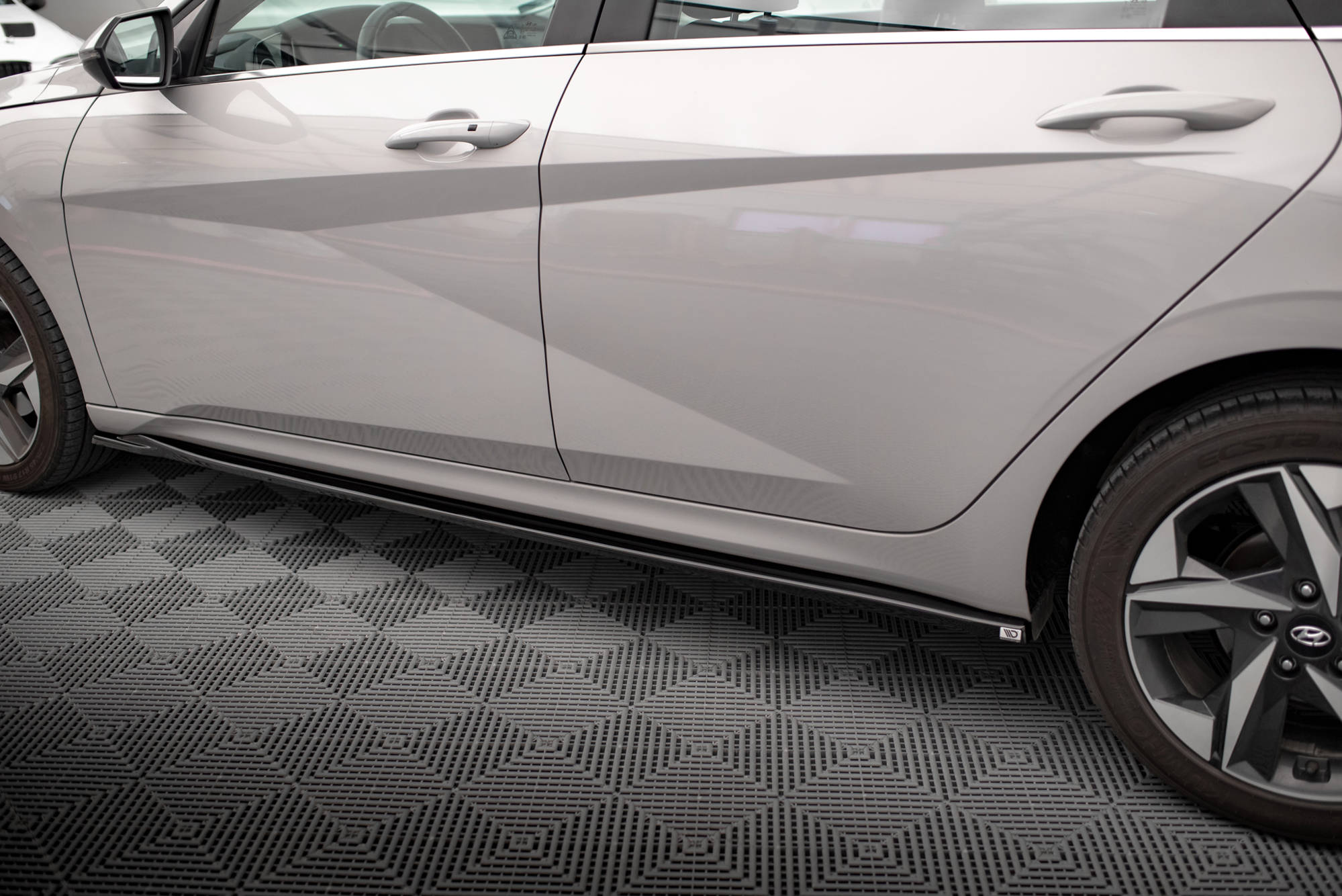 Side Skirts Diffusers Hyundai Elantra Mk7 - Image 3