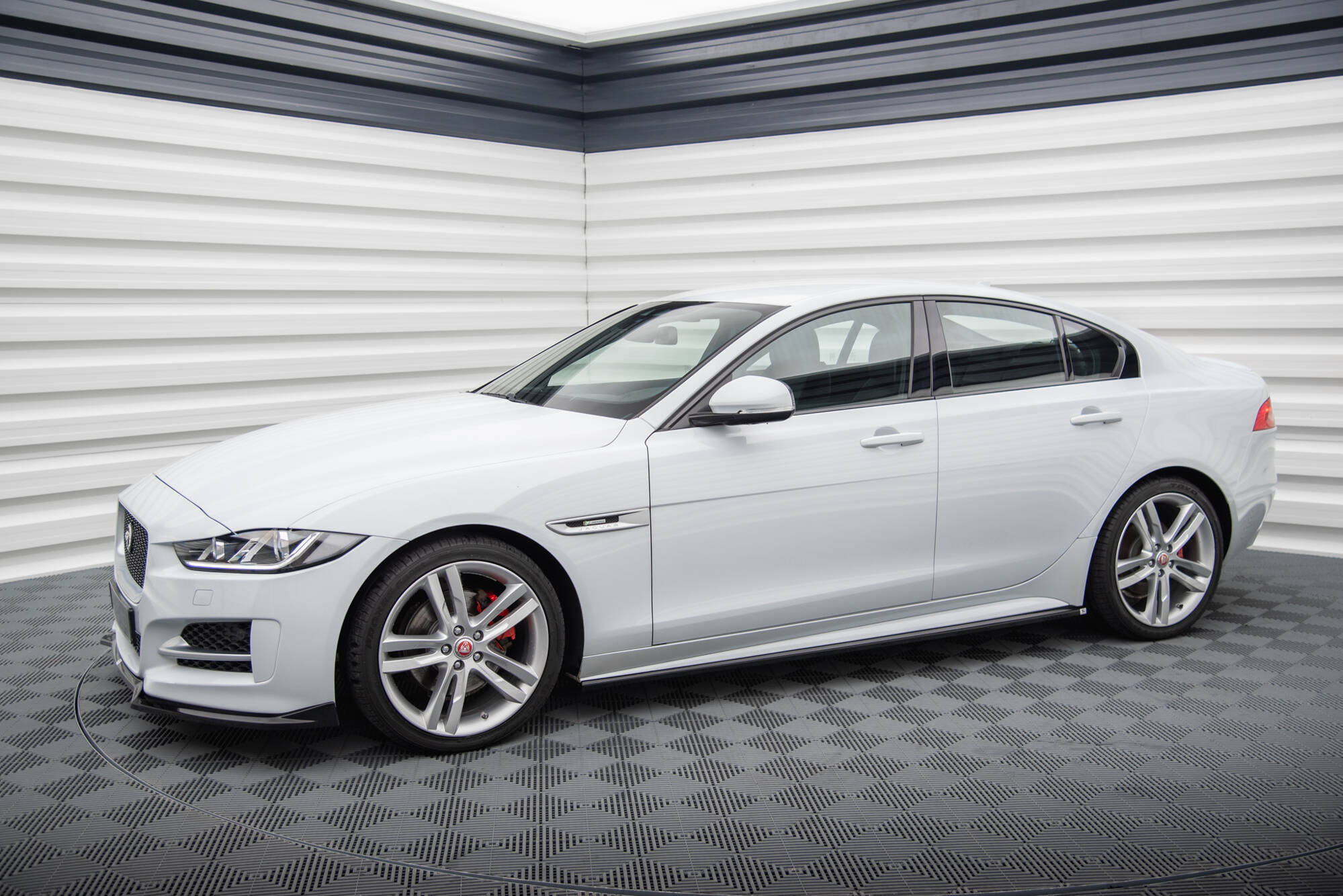 Side Skirts Diffusers Jaguar XE R-Sport X760 - Image 2