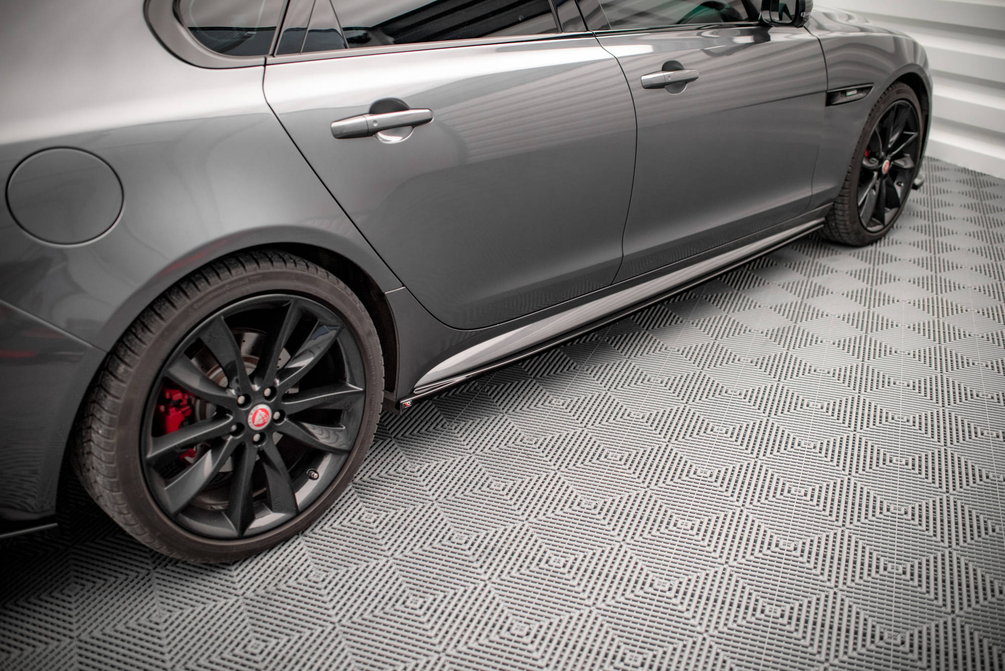 Side Skirts Diffusers Jaguar XF R-Sport Mk2 - Image 2