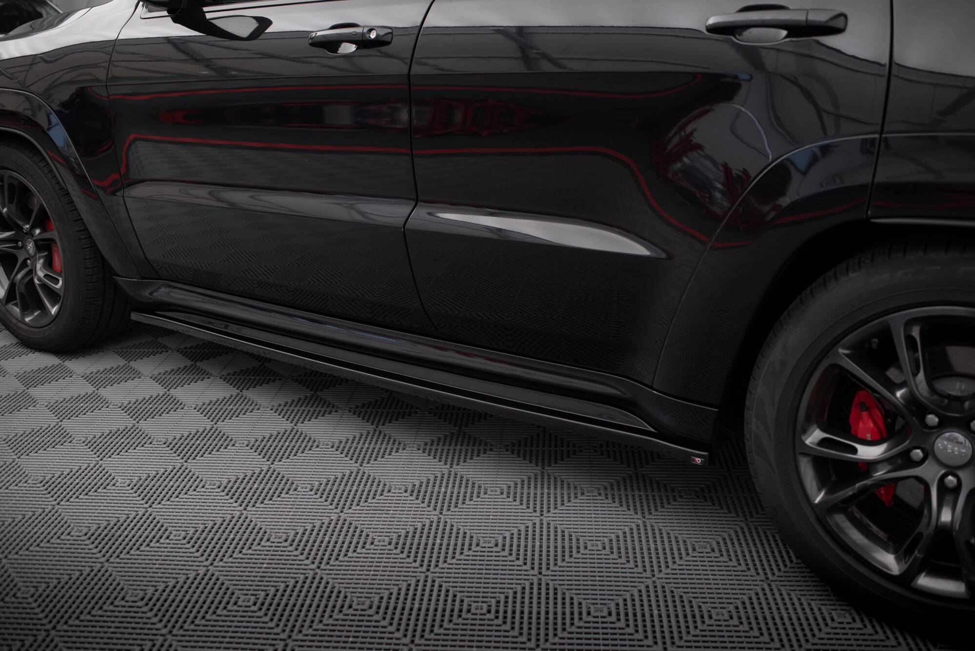 Side Skirts Diffusers Jeep Grand Cherokee SRT WK2 Facelift - Image 3