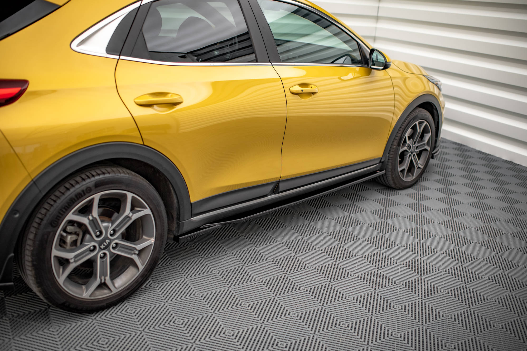 Side Skirts Diffusers Kia XCeed Mk1 - Image 2