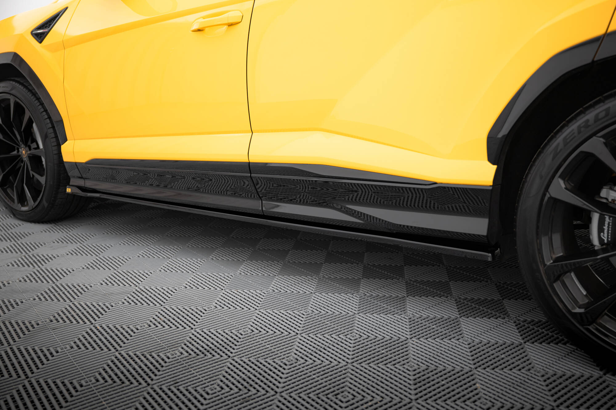 Side Skirts Diffusers Lamborghini Urus Mk1 - Image 3
