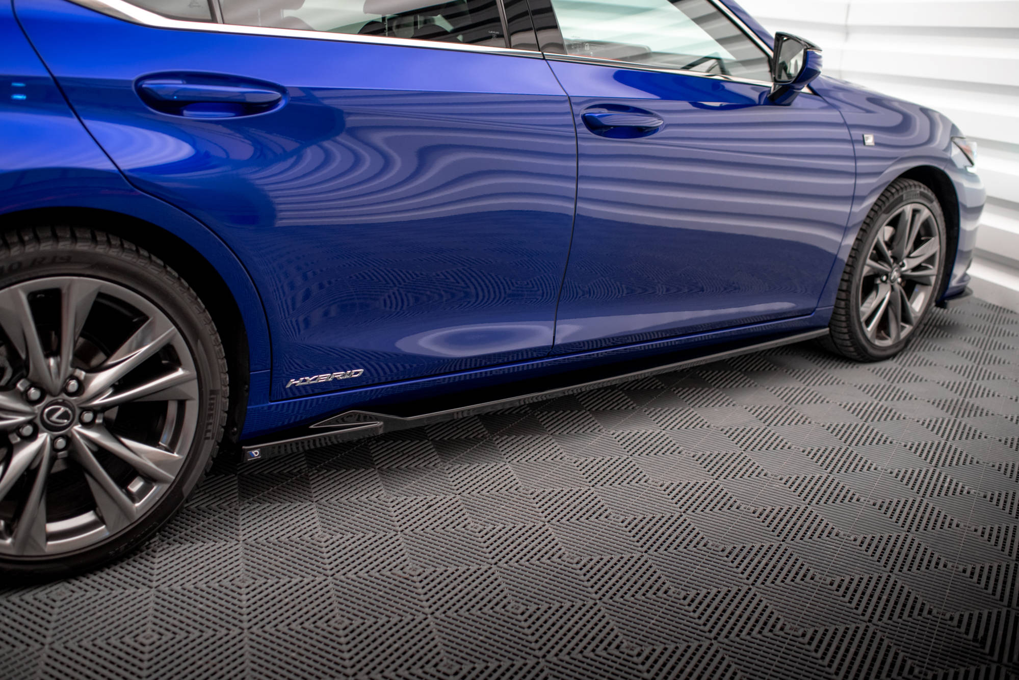 Side Skirts Diffusers Lexus ES F Sport Mk7 - Image 2