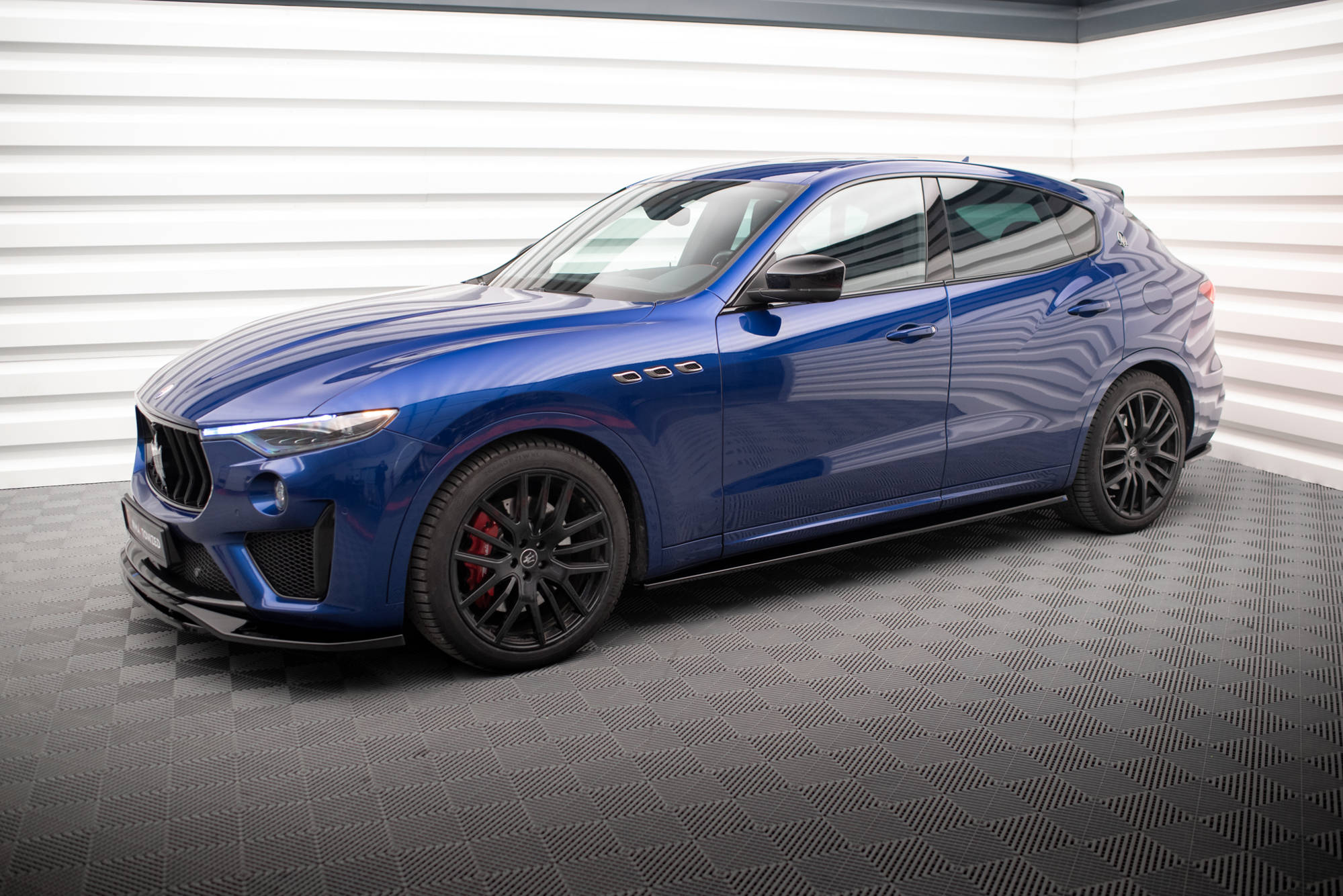 Side Skirts Diffusers Maserati Levante GTS / Trofeo Mk1 - Image 3