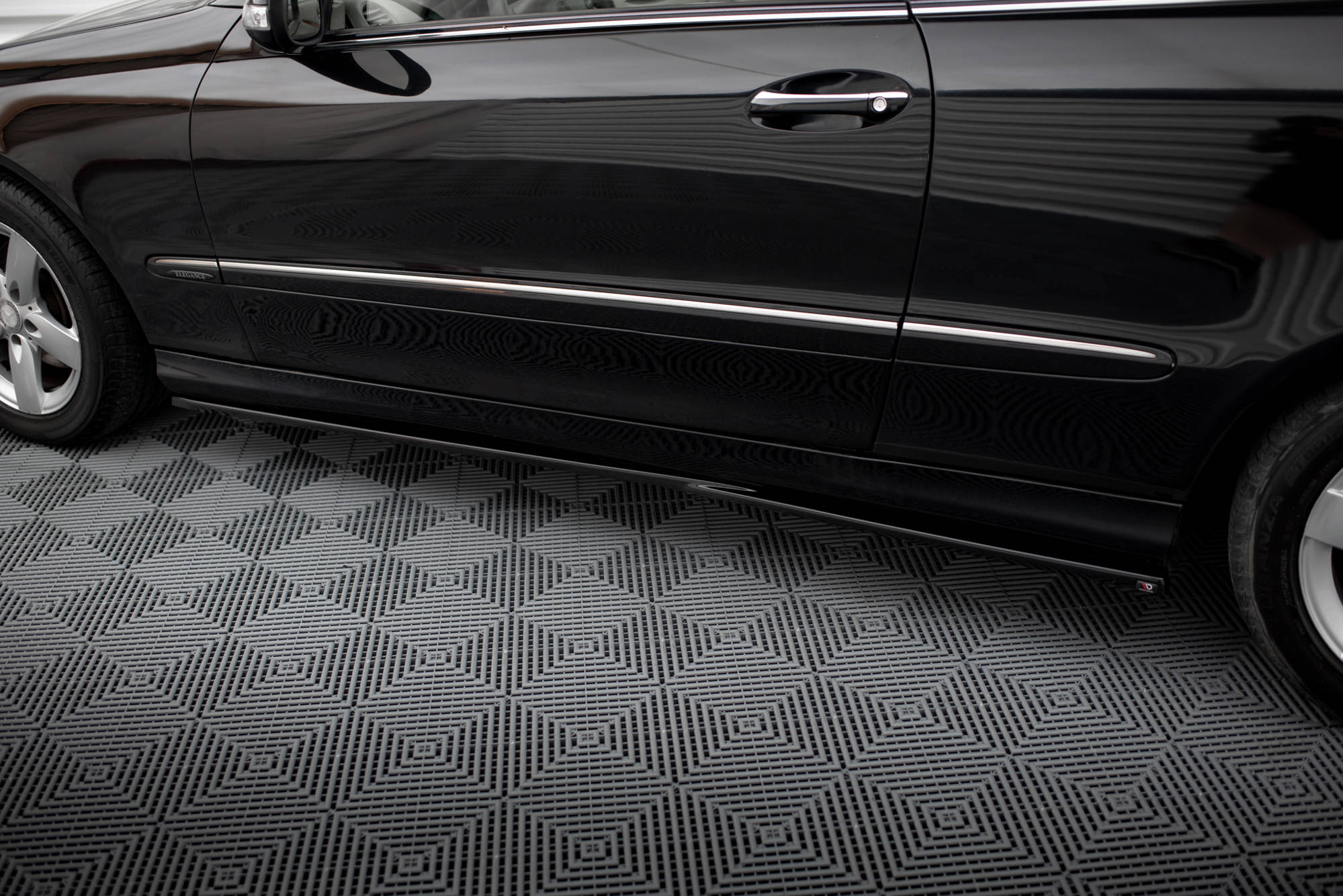 Side Skirts Diffusers Mercedes-Benz CLK W209 - Image 2