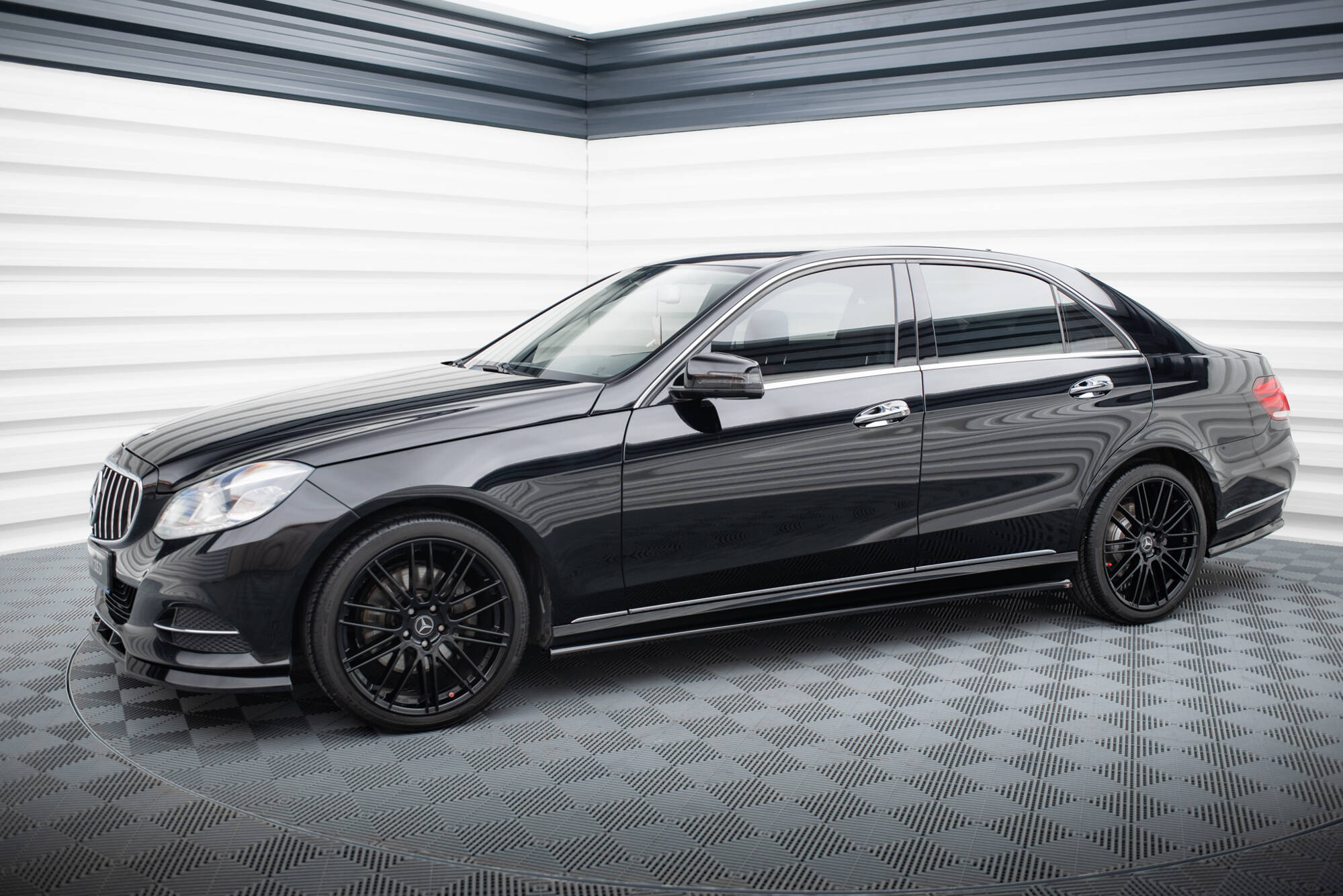 Side Skirts Diffusers Mercedes-Benz E W212 Facelift - Image 2