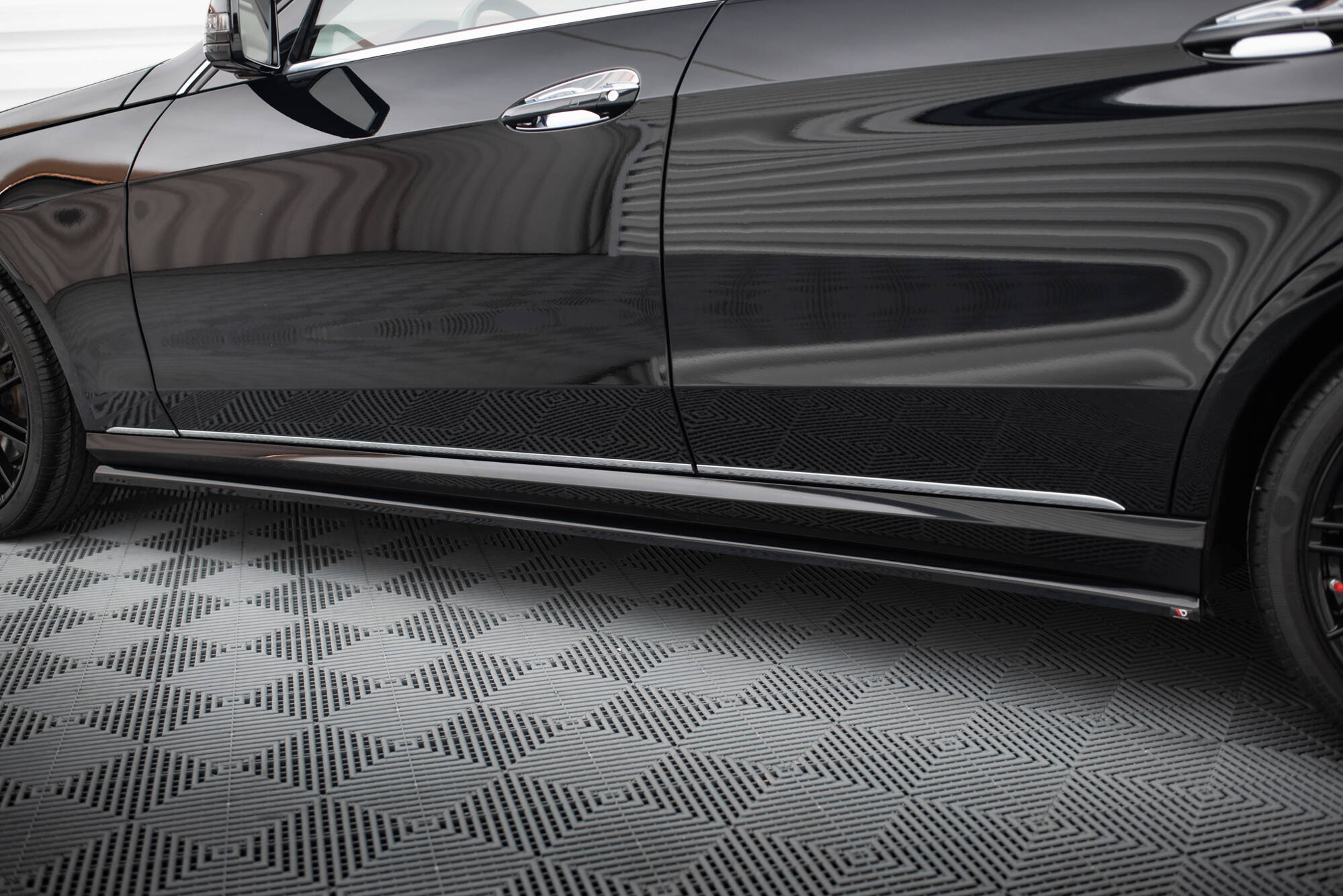 Side Skirts Diffusers Mercedes-Benz E W212 Facelift - Image 3