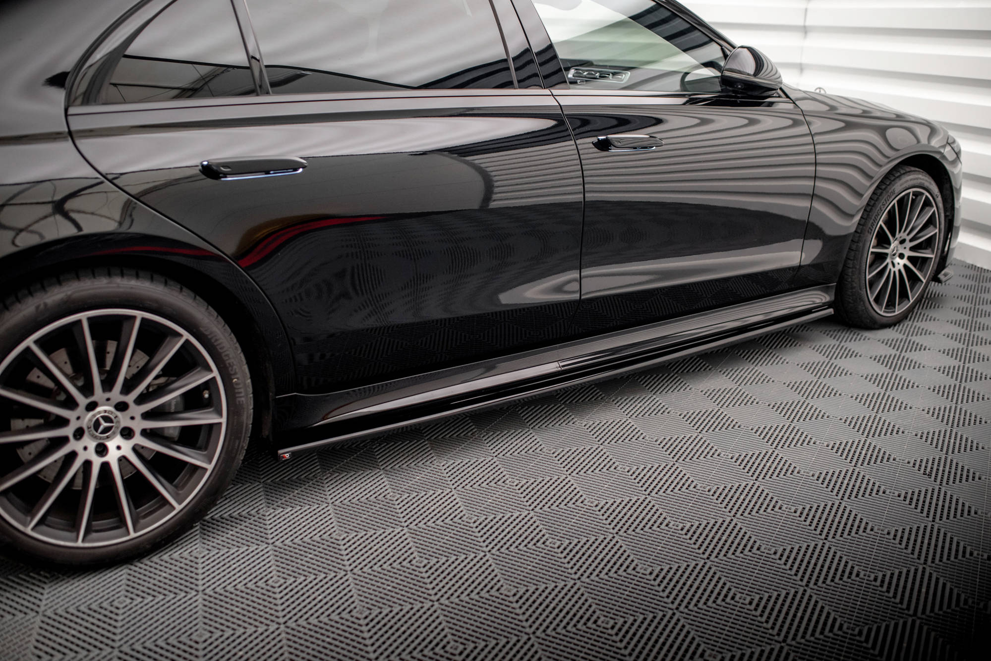 Side Skirts Diffusers Mercedes-Benz S Long AMG-Line V223 - Image 2
