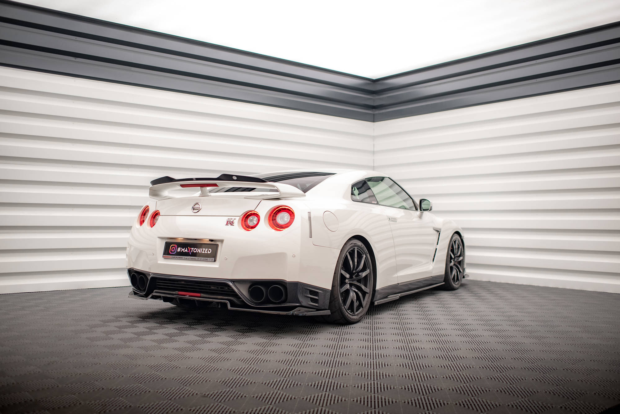 Side Skirts Diffusers Nissan GTR R35 Facelift - Image 2