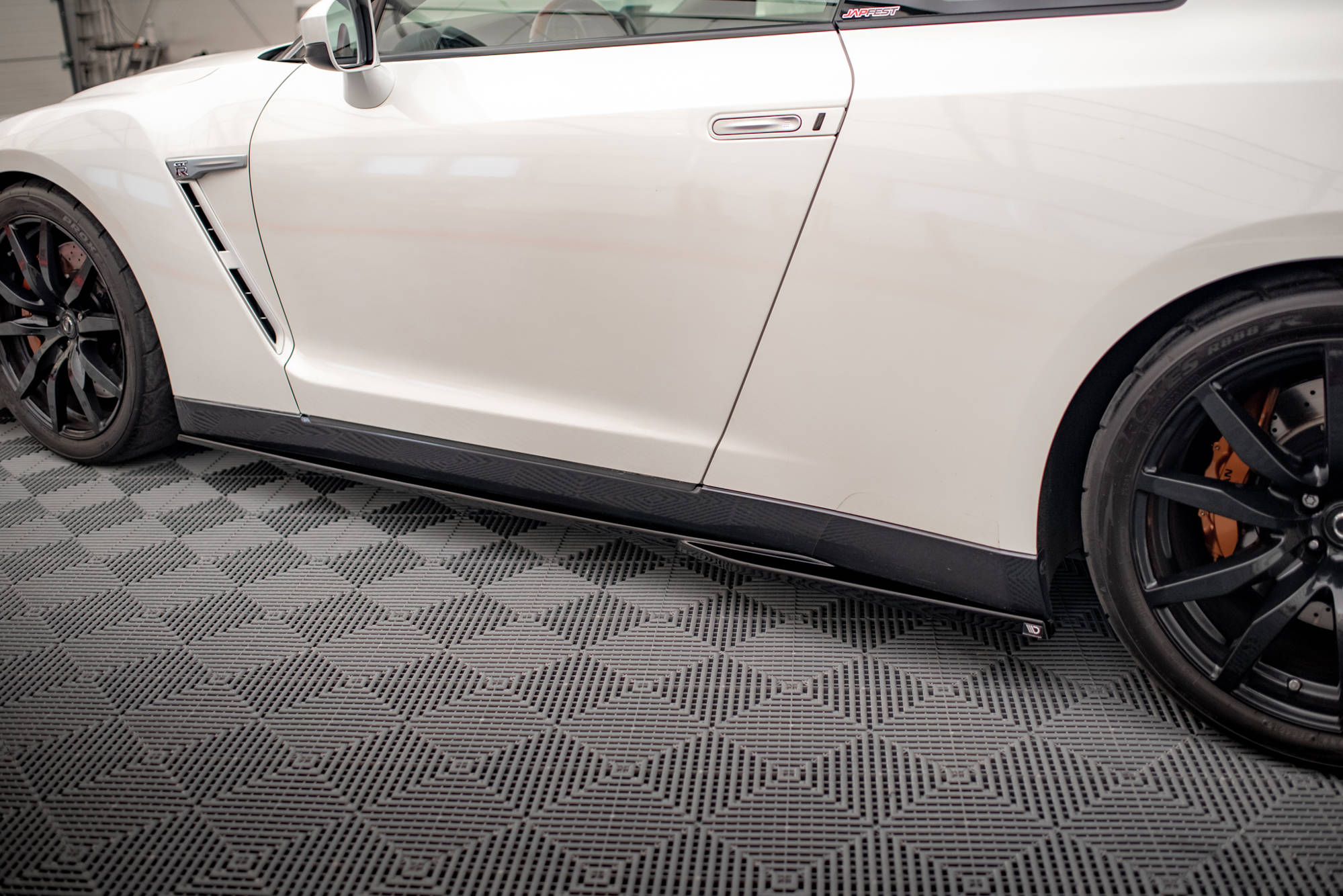 Side Skirts Diffusers Nissan GTR R35 Facelift - Image 3