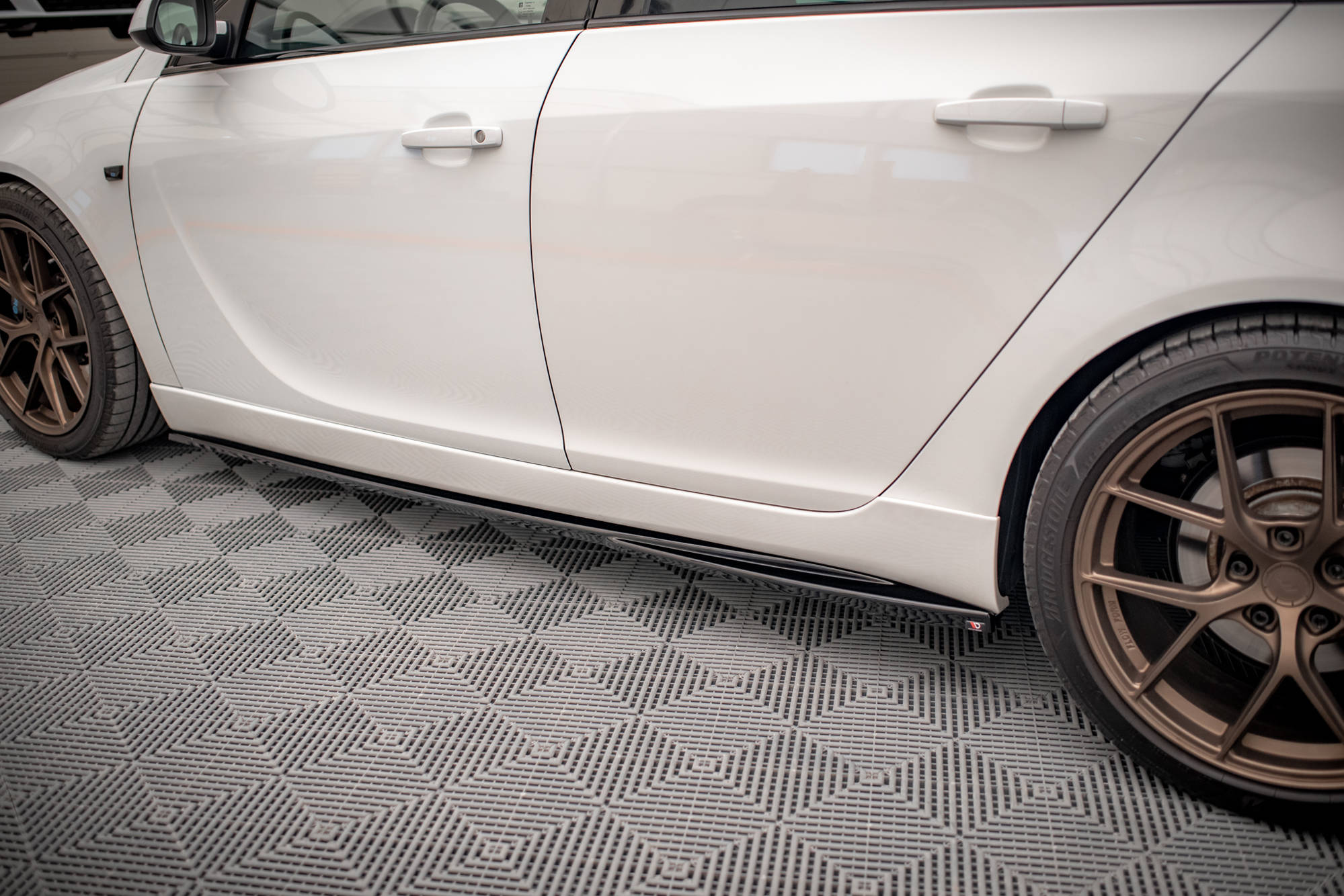 Side Skirts Diffusers Opel Insignia Mk. 1 OPC - Image 5