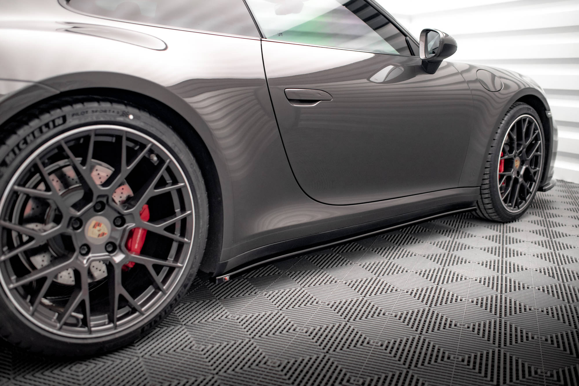 Side Skirts Diffusers Porsche 911 Carrera 4S 992 - Image 2