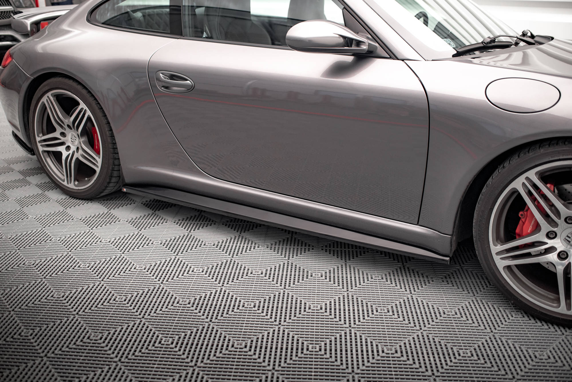 Side Skirts Diffusers Porsche 911 Carrera / Carrera GTS 997 Facelift - Image 2