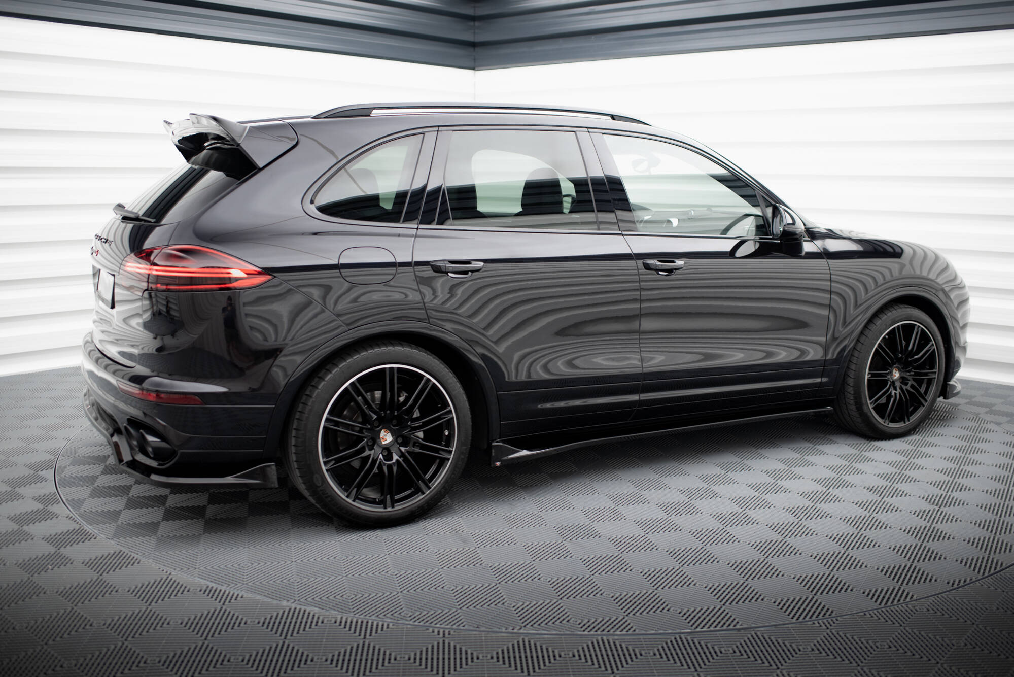Side Skirts Diffusers Porsche Cayenne Mk2 Facelift - Image 2