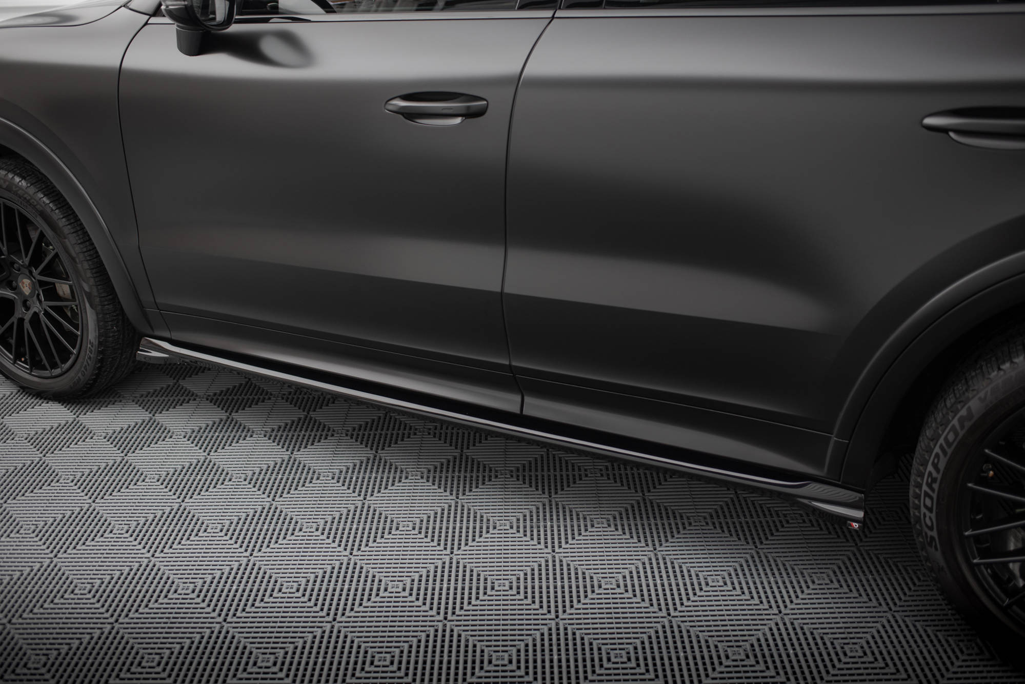 Side Skirts Diffusers Porsche Cayenne Sport Design Mk3 / Standard Mk3 Facelift - Image 3