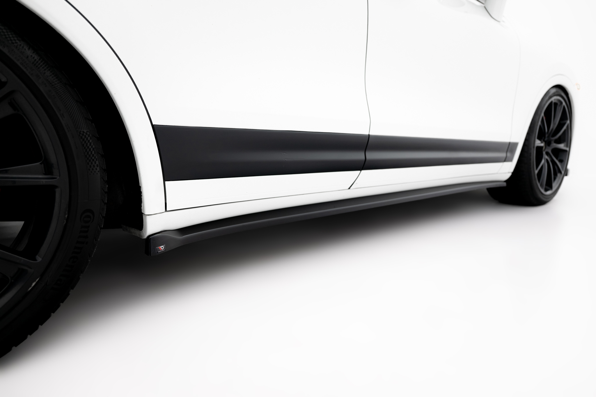 Side Skirts Diffusers Porsche Cayenne Turbo / Standard Mk2 - Image 3