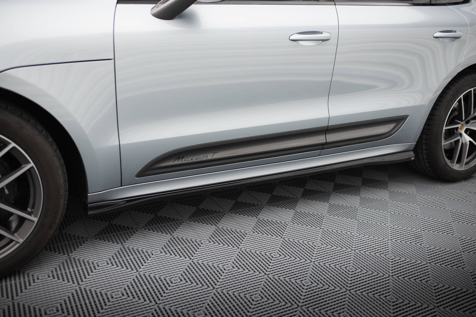 Side Skirts Diffusers Porsche Macan T / GTS Mk1 Facelift 2 - Image 5