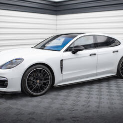 Alternative view of Side Skirts Diffusers Porsche Panamera GTS 971