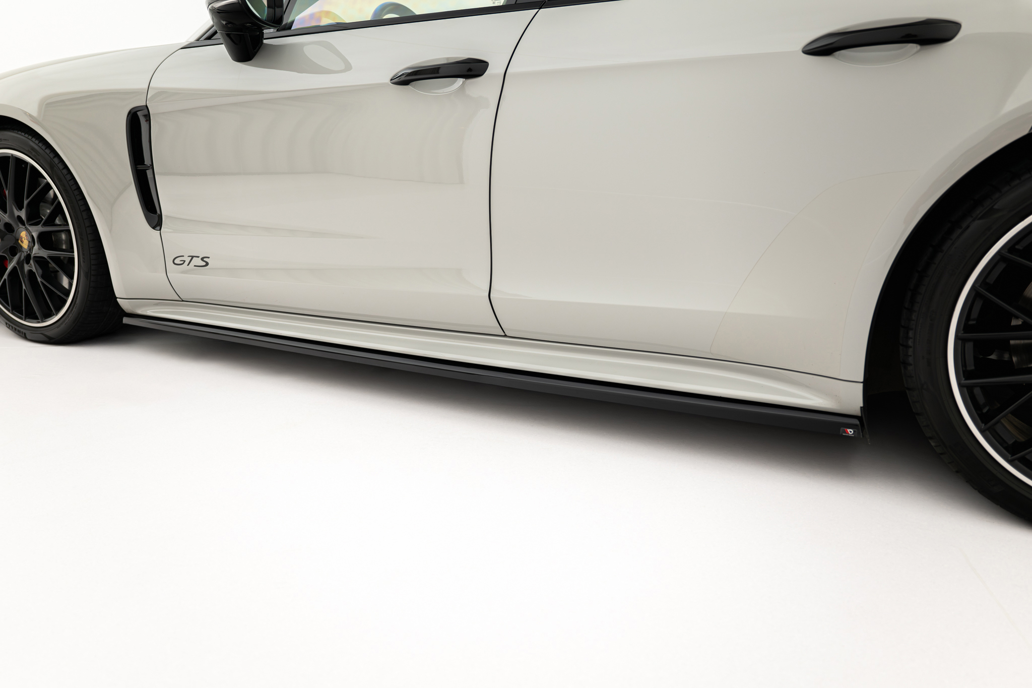 Side Skirts Diffusers Porsche Panamera GTS Sport Turismo 971 Facelift - Image 3