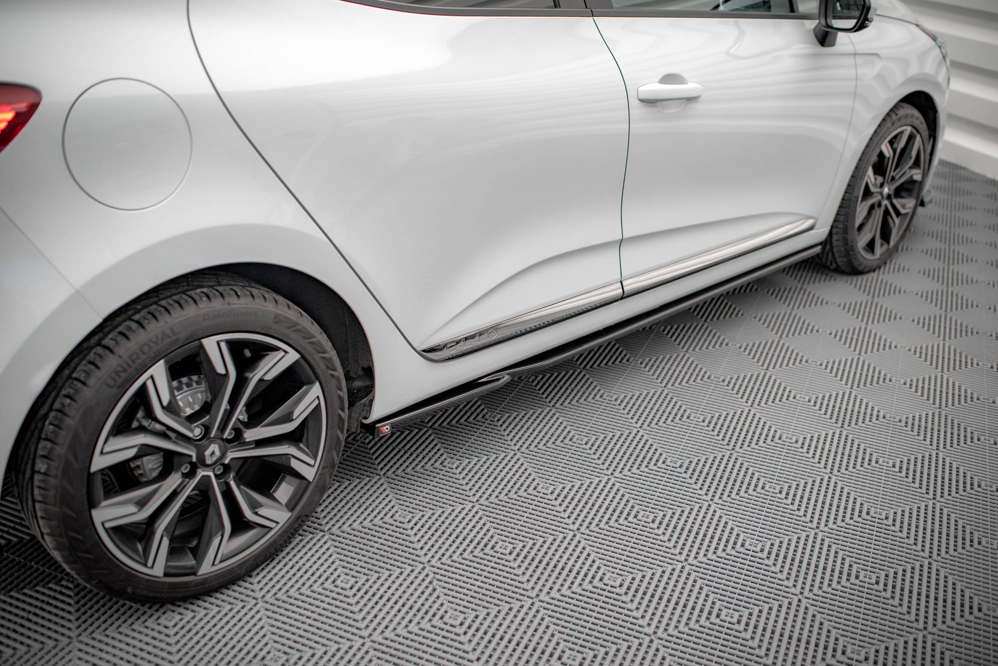 Side Skirts Diffusers Renault Clio Mk5 - Image 3