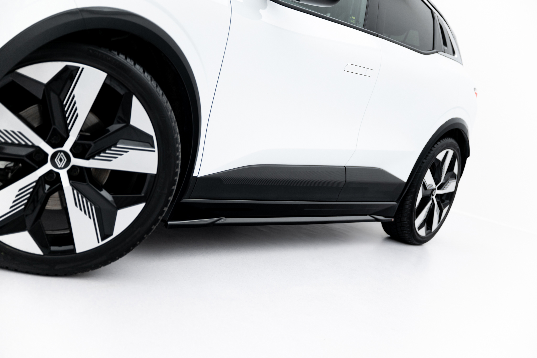 Side Skirts Diffusers Renault Megane E-Tech Electric Mk1