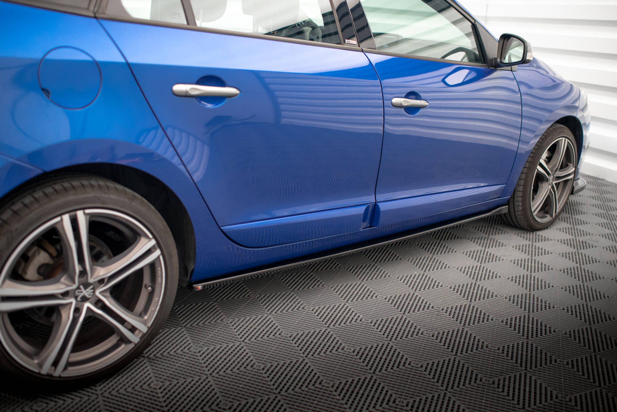 Side Skirts Diffusers Renault Megane GT Line Grandtour Mk3 Facelift - Image 2