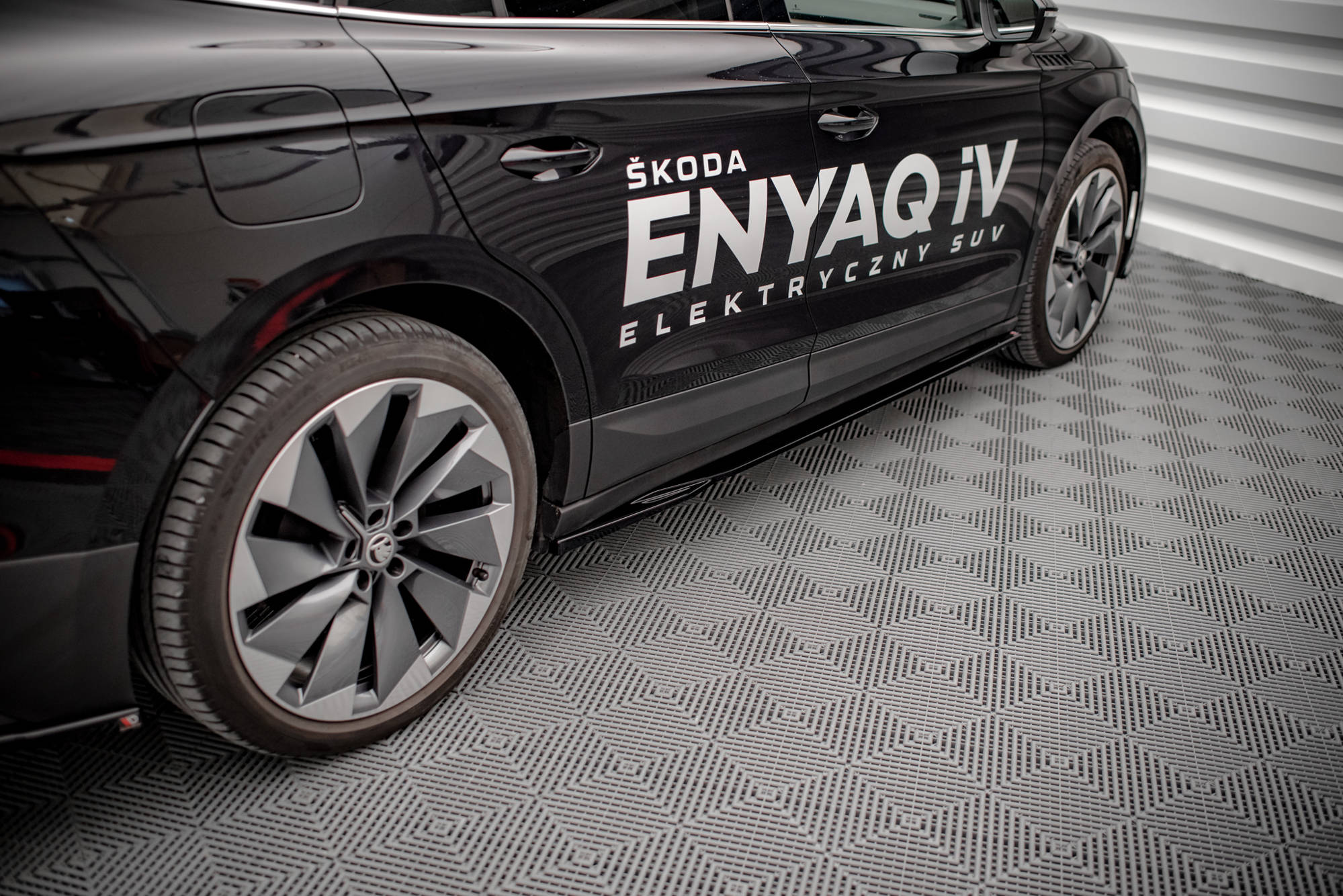 Side Skirts Diffusers Skoda Enyaq iV - Image 2