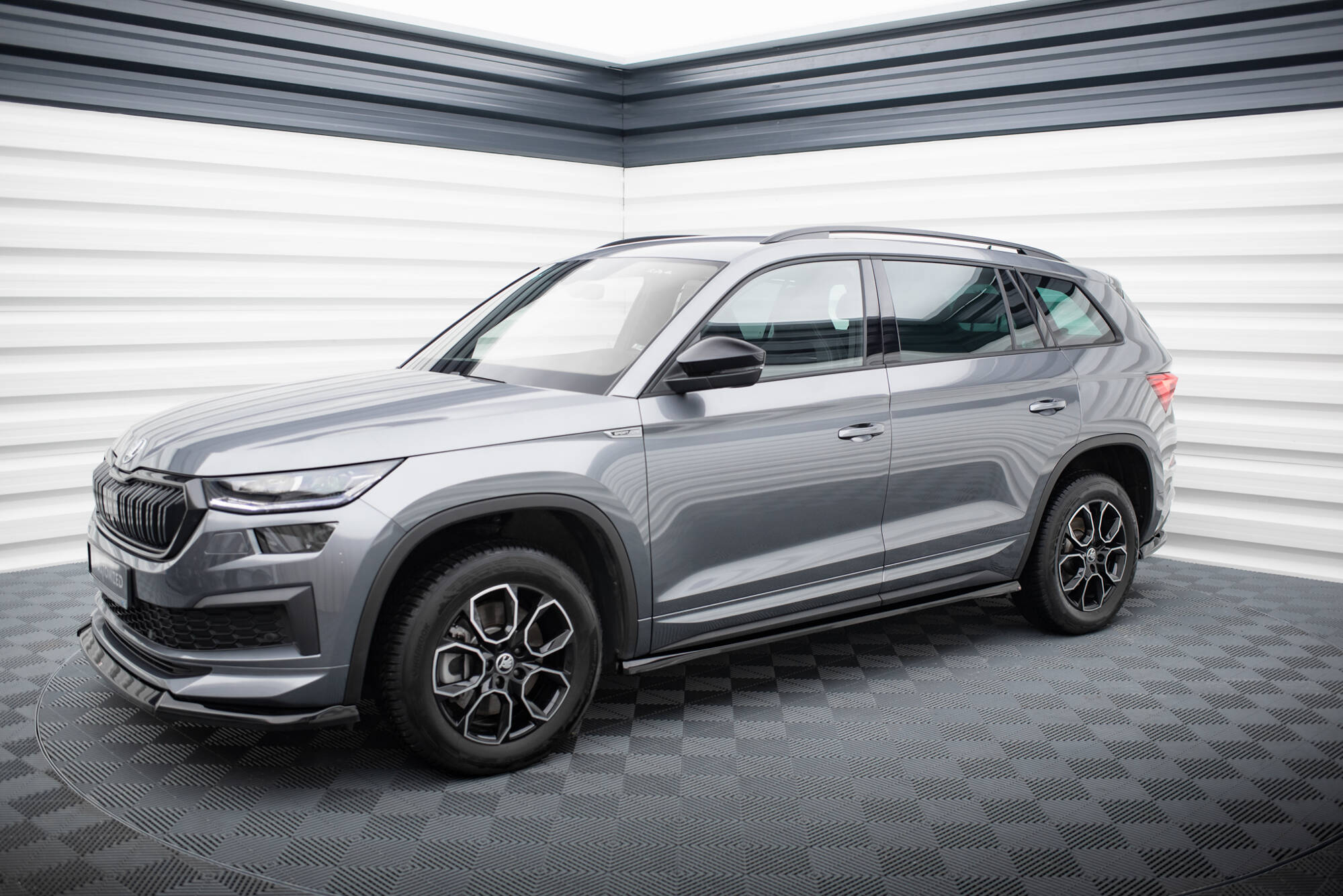 Side Skirts Diffusers Skoda Kodiaq Sportline Mk1 Facelift - Image 2