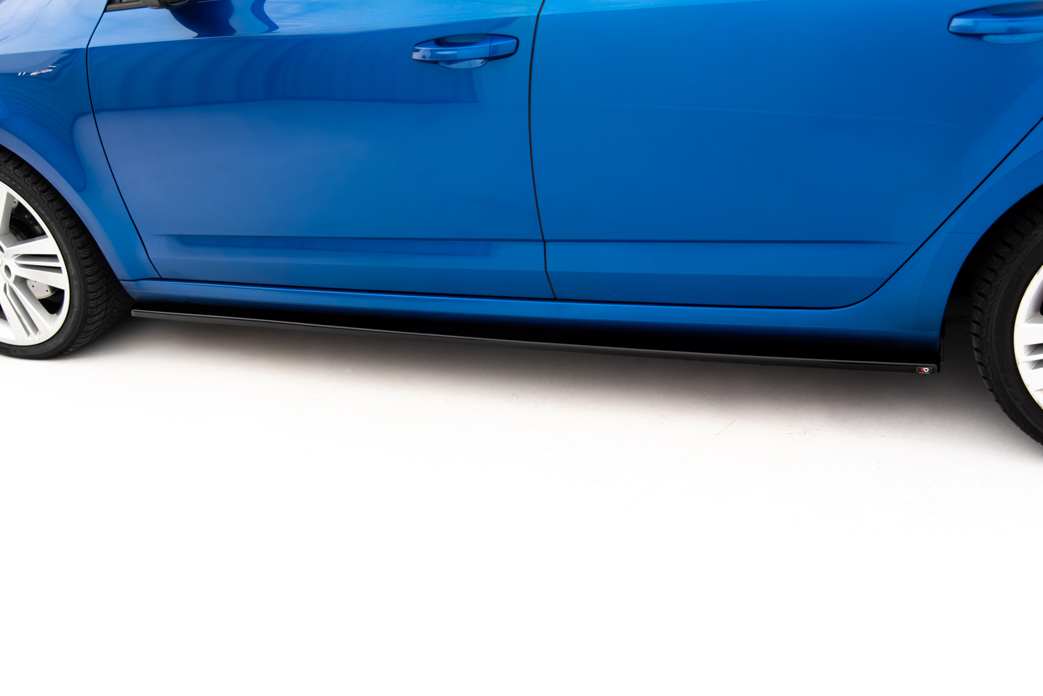 Side Skirts Diffusers Skoda Octavia RS Hatchback / Combi Mk3 / Mk3 Facelift - Image 3