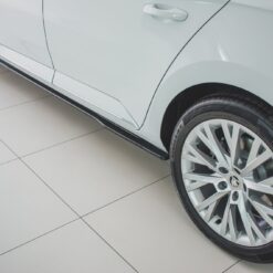 Alternative view of Side Skirts Diffusers Skoda Superb Liftback / Combi Mk3 Facelift