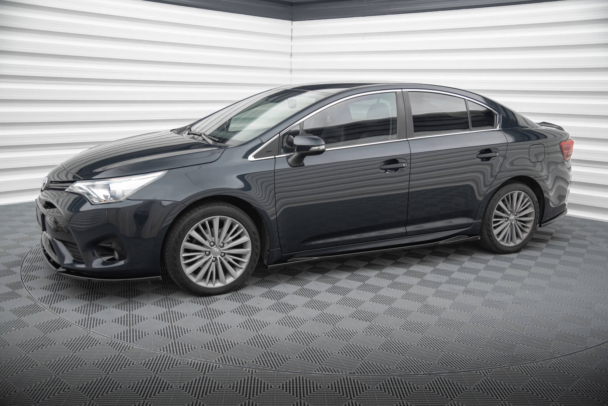 Side Skirts Diffusers Toyota Avensis Mk3 Facelift - Image 2
