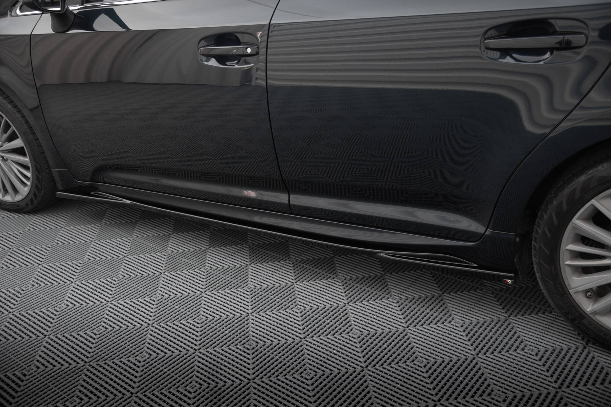 Side Skirts Diffusers Toyota Avensis Mk3 Facelift - Image 3