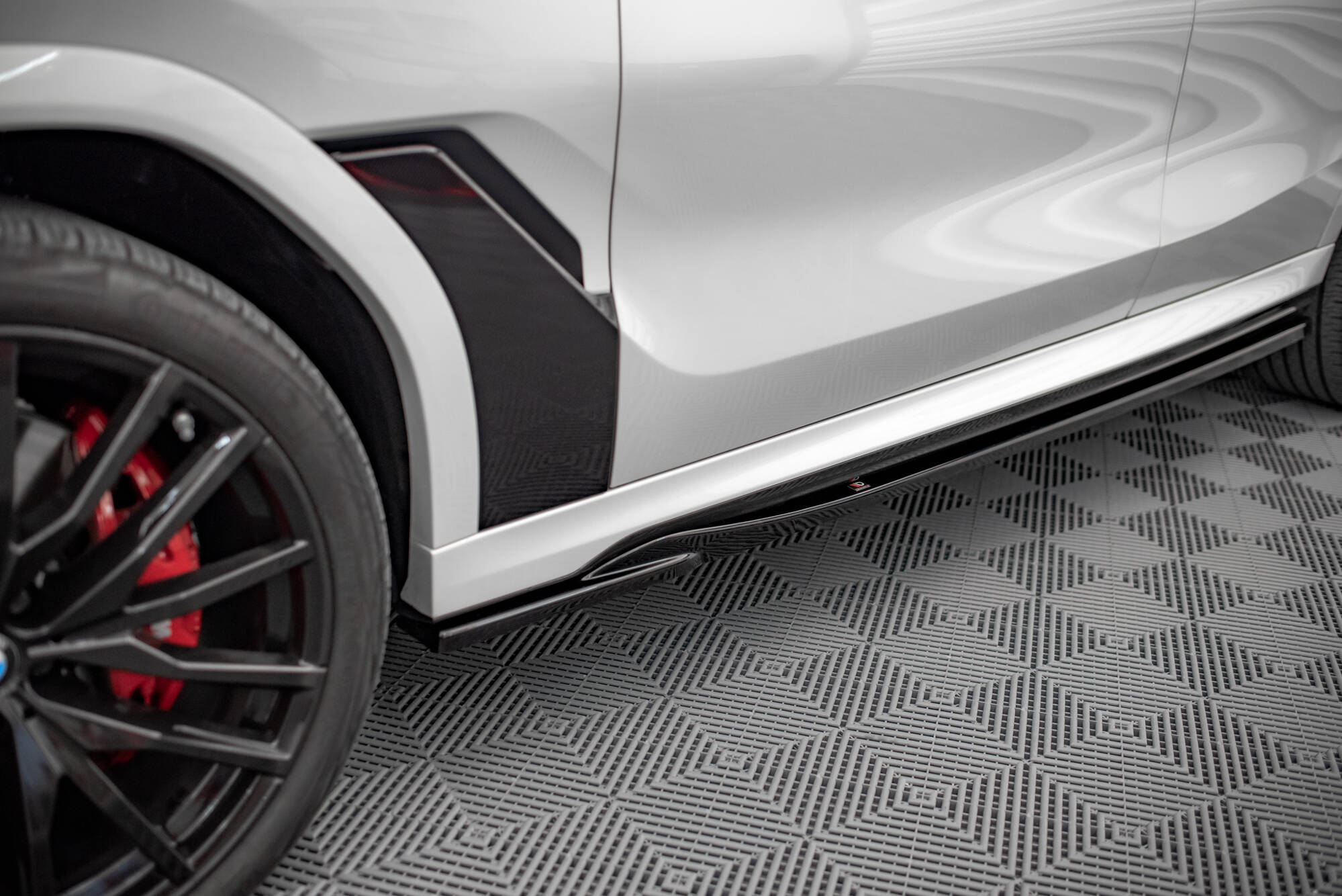 Side Skirts Diffusers V.1 BMW X6 M F96 / X6 M-Pack G06 - Image 3