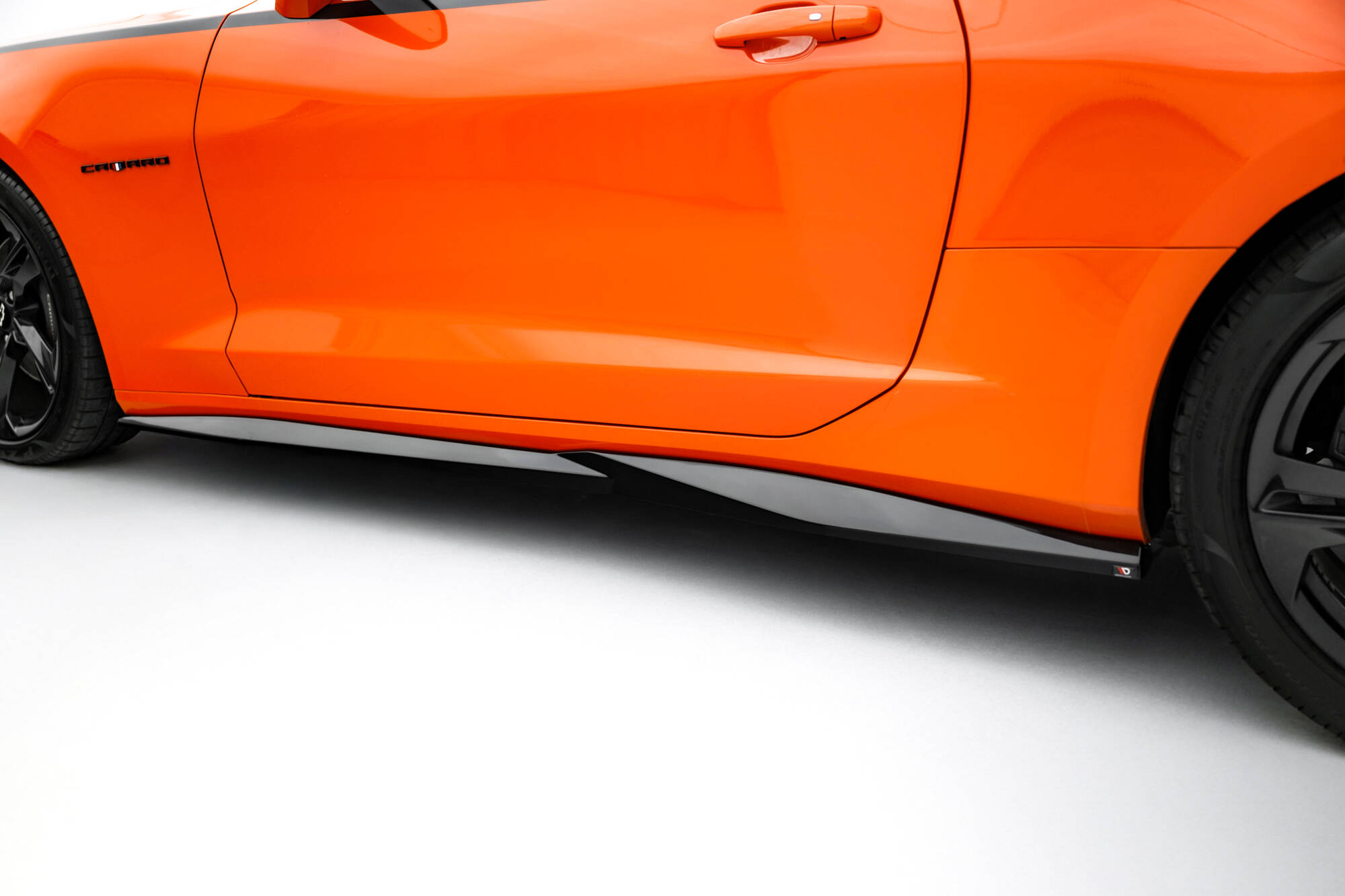 Side Skirts Diffusers V.1 Chevrolet Camaro SS Mk6 Facelift - Image 3